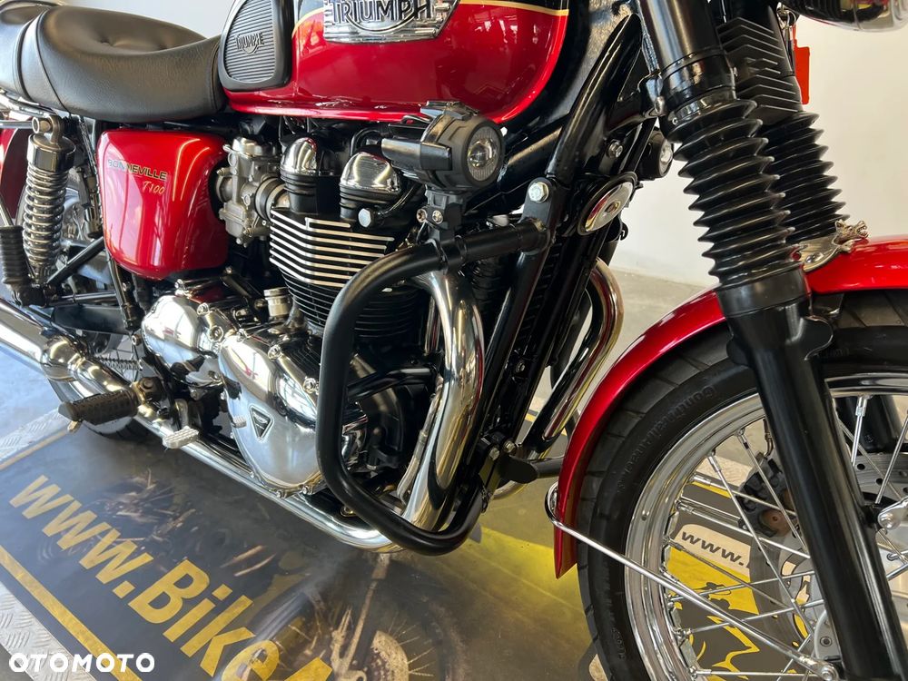 Triumph Bonneville - 35