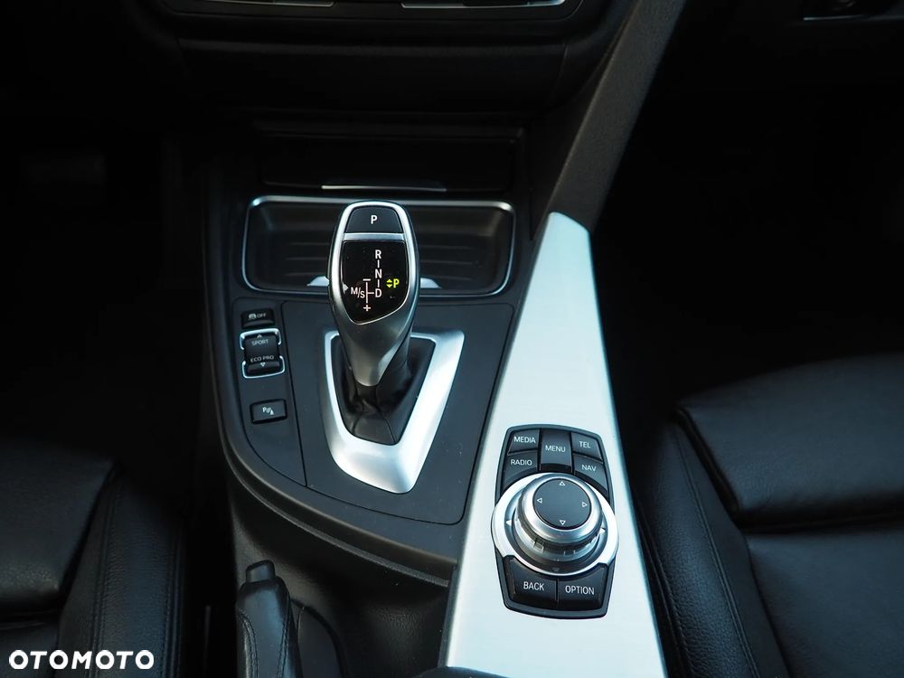 BMW 3GT 335i M Sport - 37