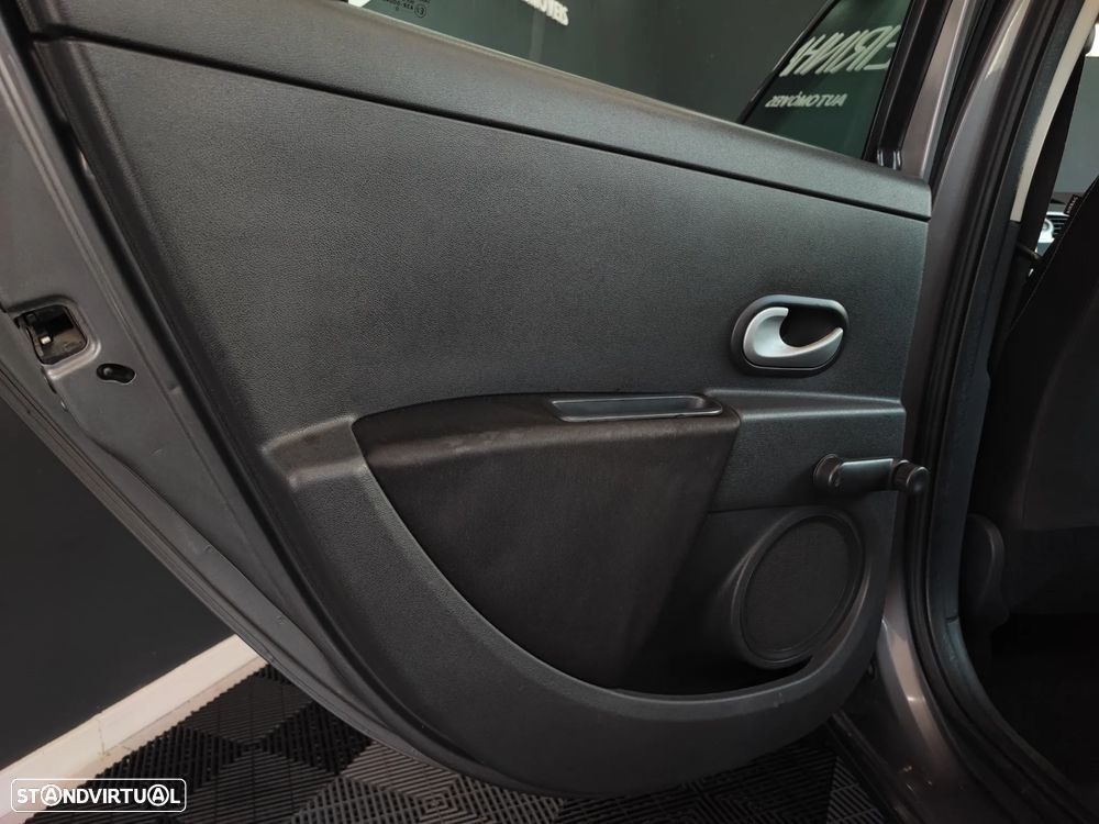 Renault Clio 1.2 16V Dynamique S - 26