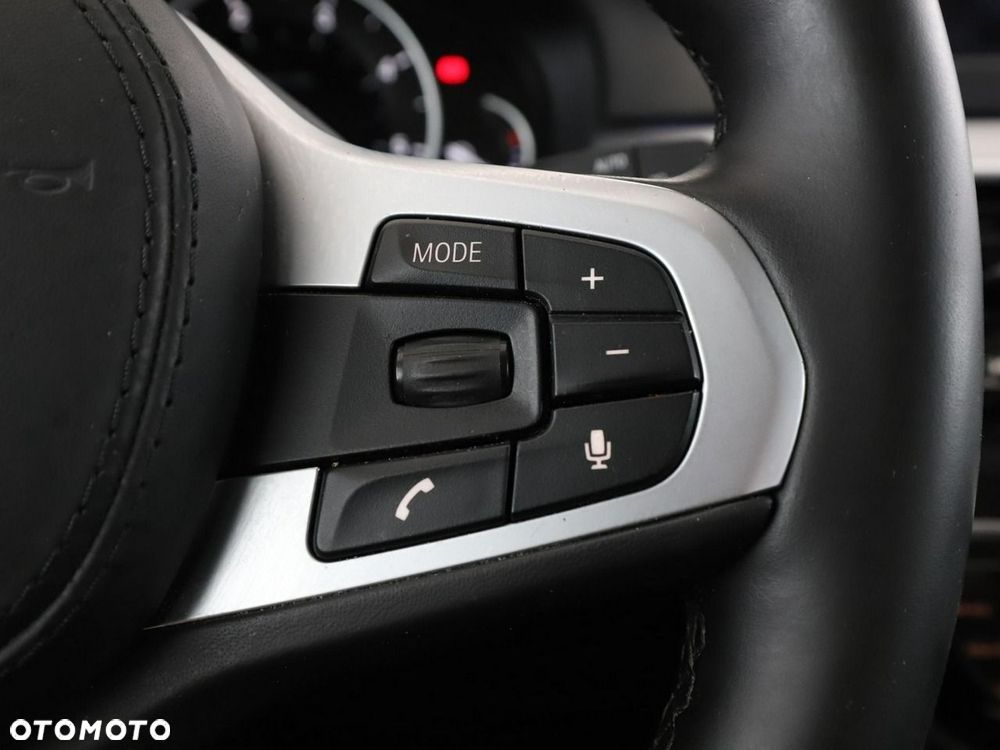 BMW Seria 5 520d - 31