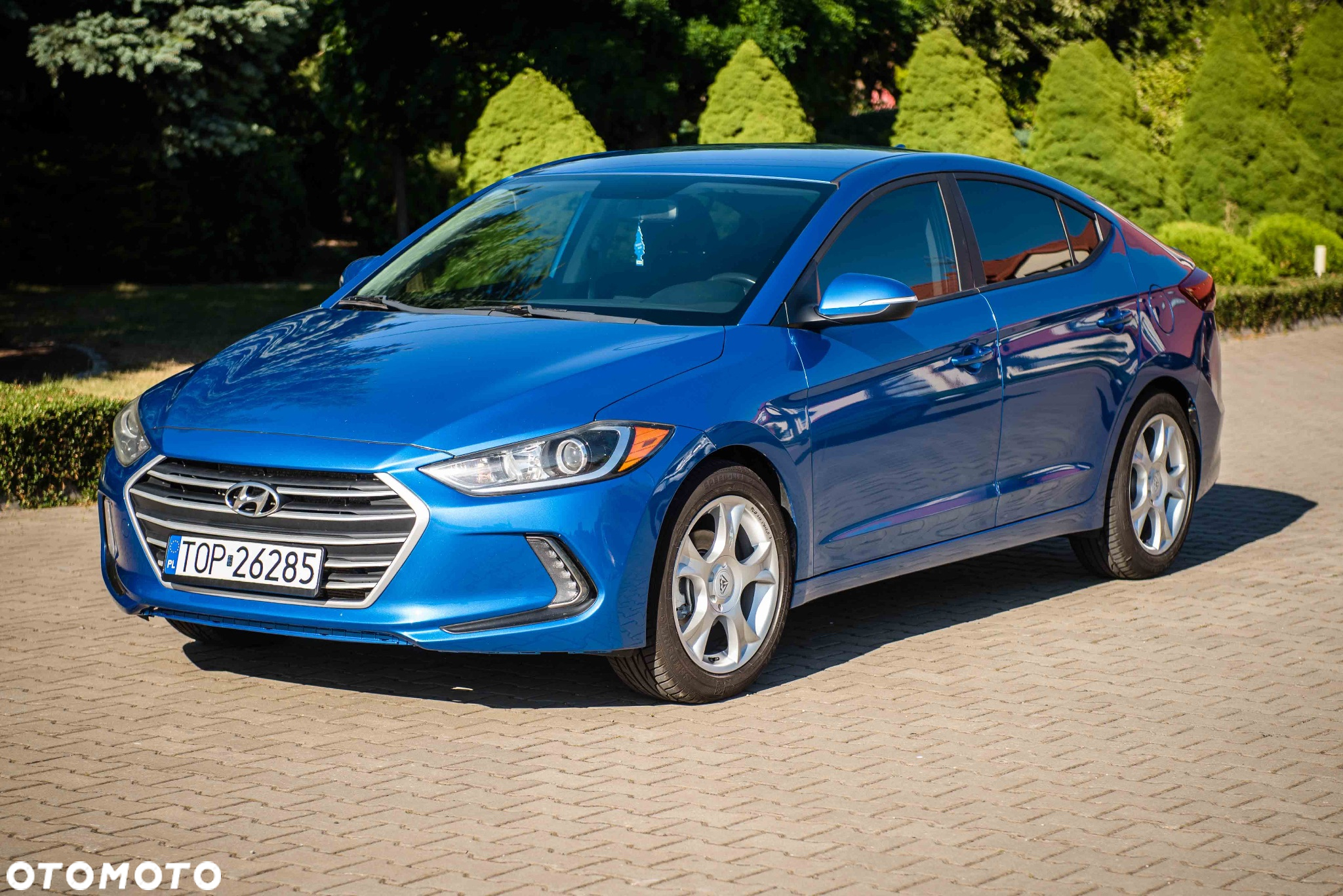 Hyundai Elantra - 2
