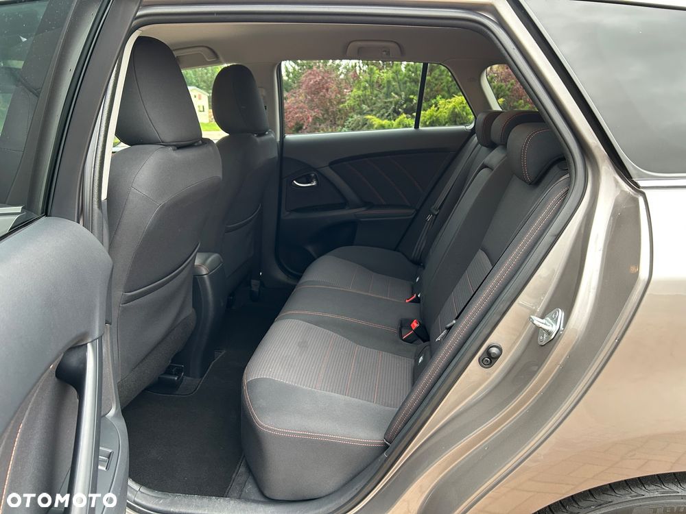 Toyota Avensis Touring Sports 1.6 D-4D - 31