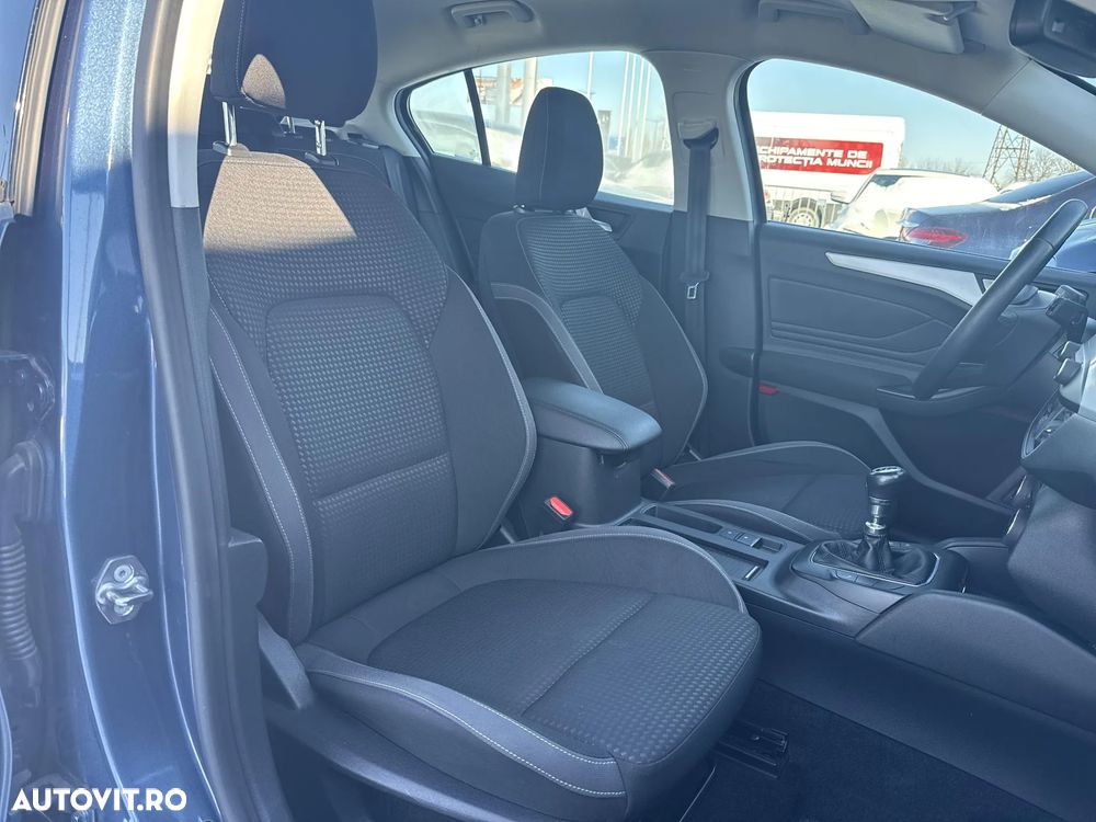 Ford Focus 1.0 EcoBoost Connected - 27