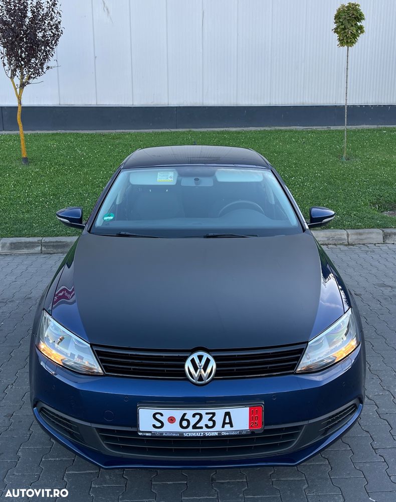 Volkswagen Jetta - 2