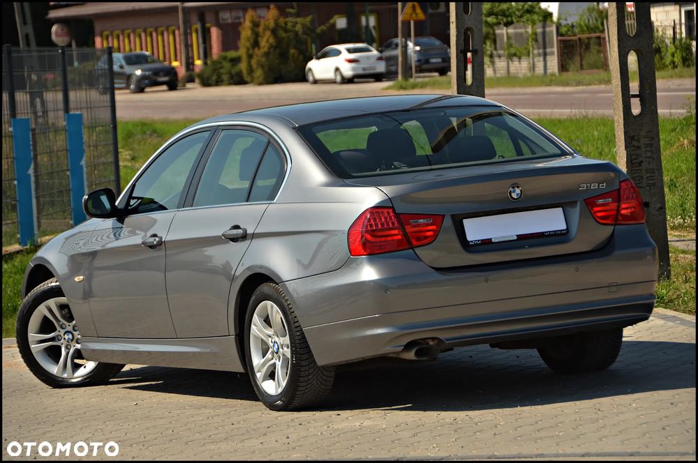 BMW Seria 3 318d - 27