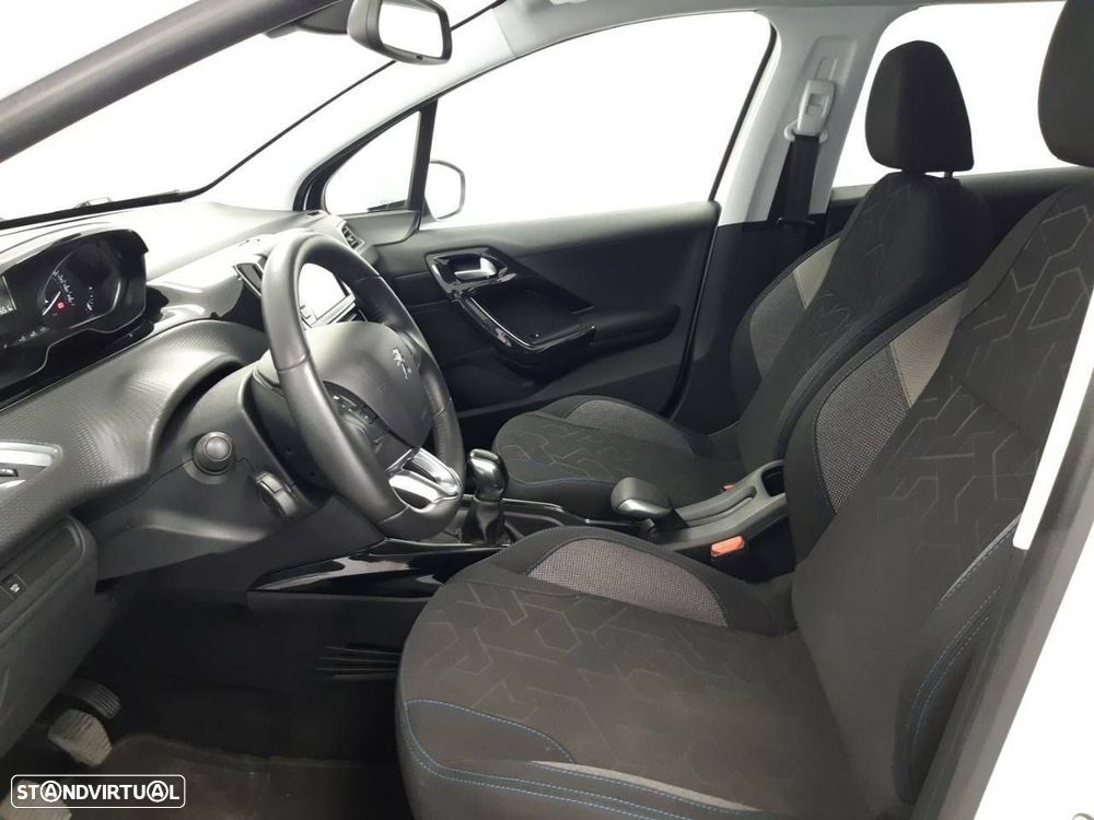 Peugeot 2008 1.2 PureTech Signature - 9