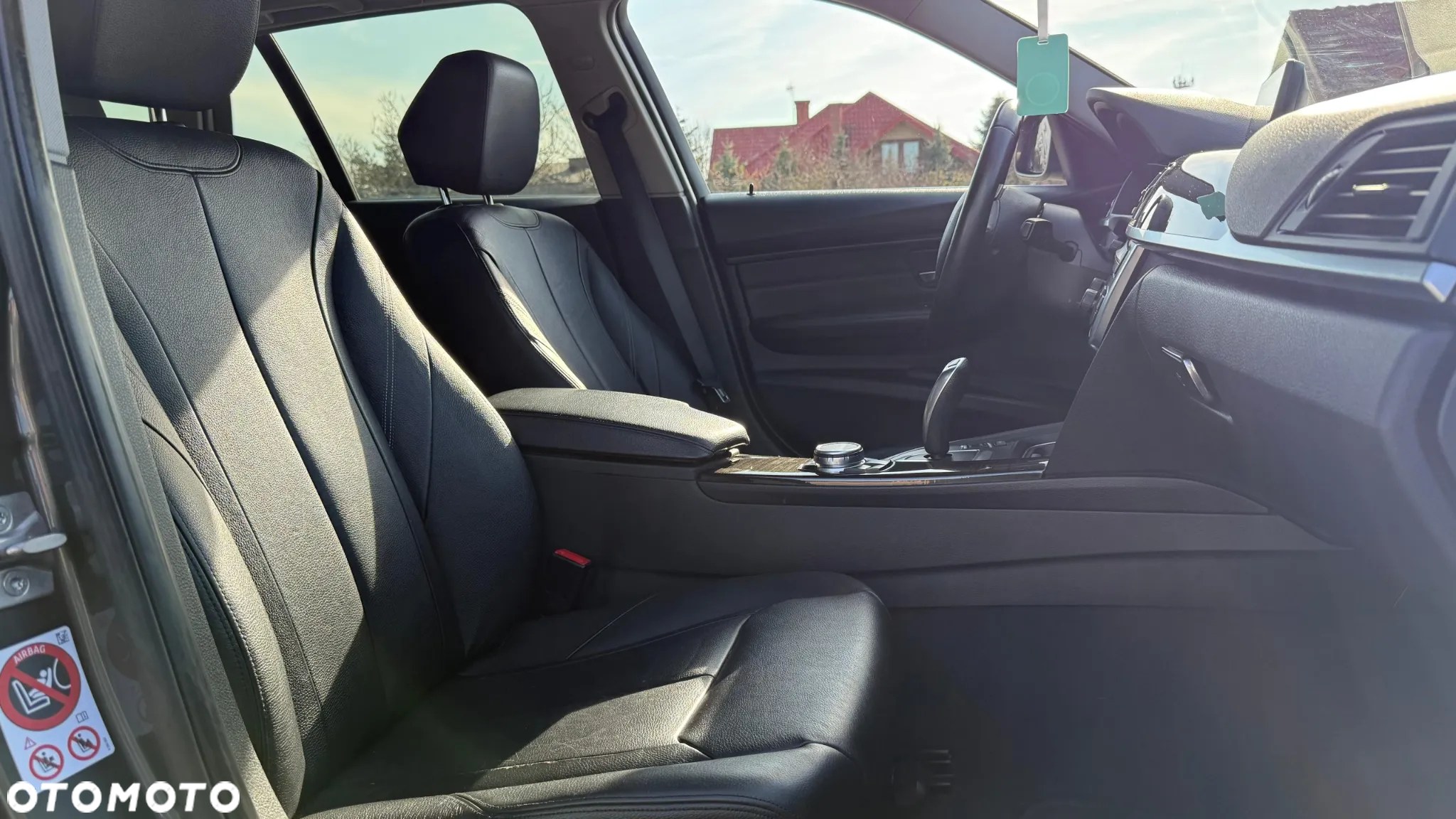 BMW Seria 3 320d Touring xDrive Luxury Line - 25