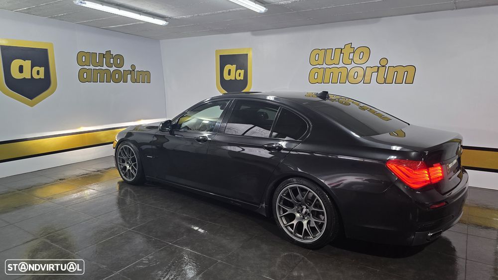 BMW 740 d Pack M - 9
