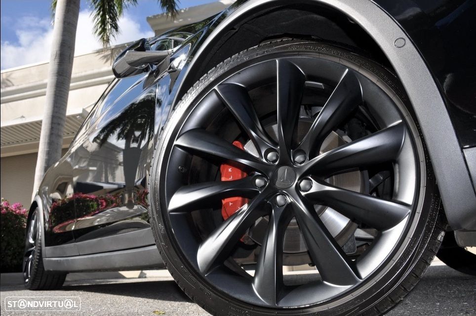 Tesla Model X P100D - 21