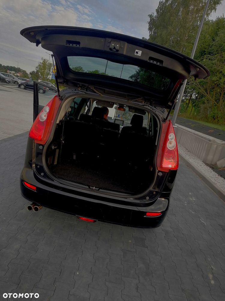 Mazda 5 - 8