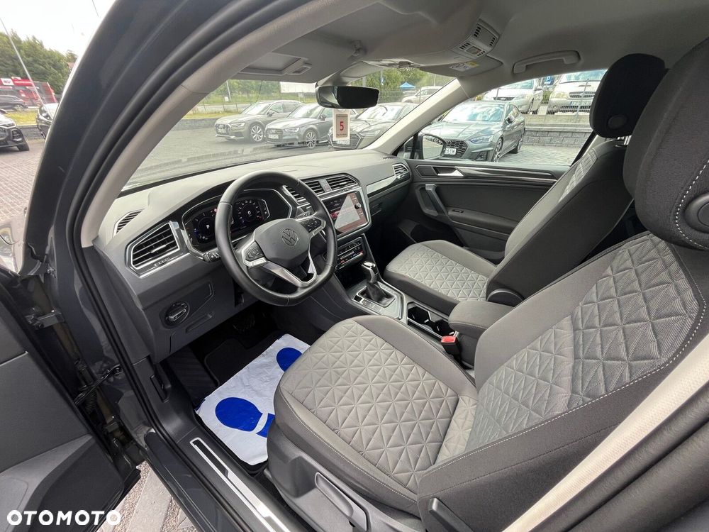Volkswagen Tiguan - 12