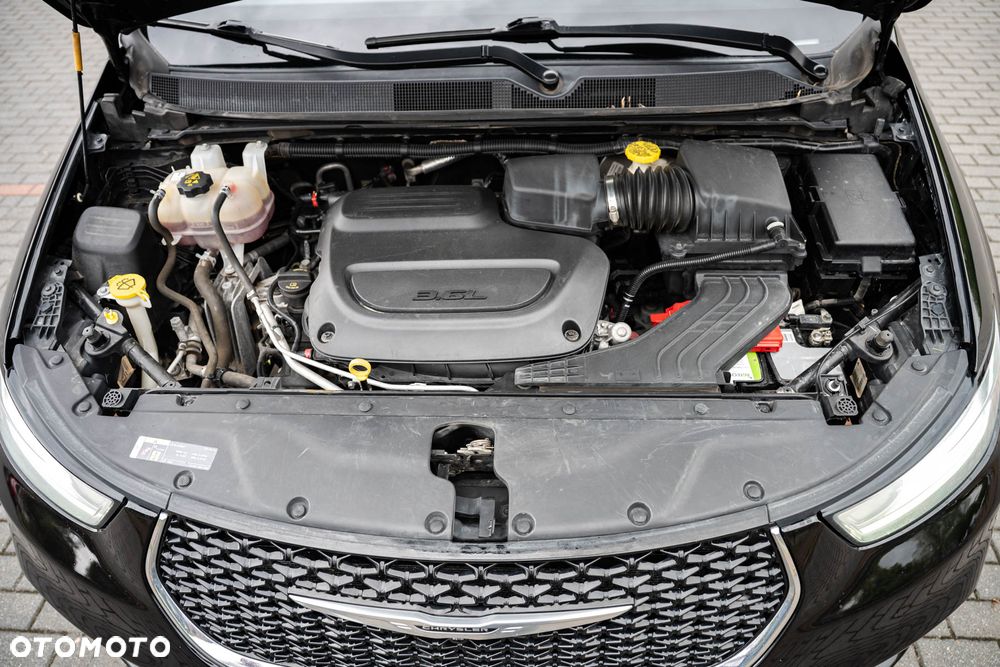 Chrysler Pacifica - 32