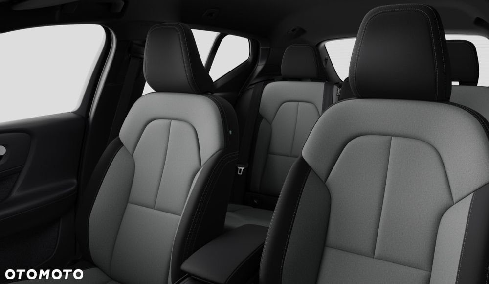 Volvo XC 40 B3 Plus Dark - 17