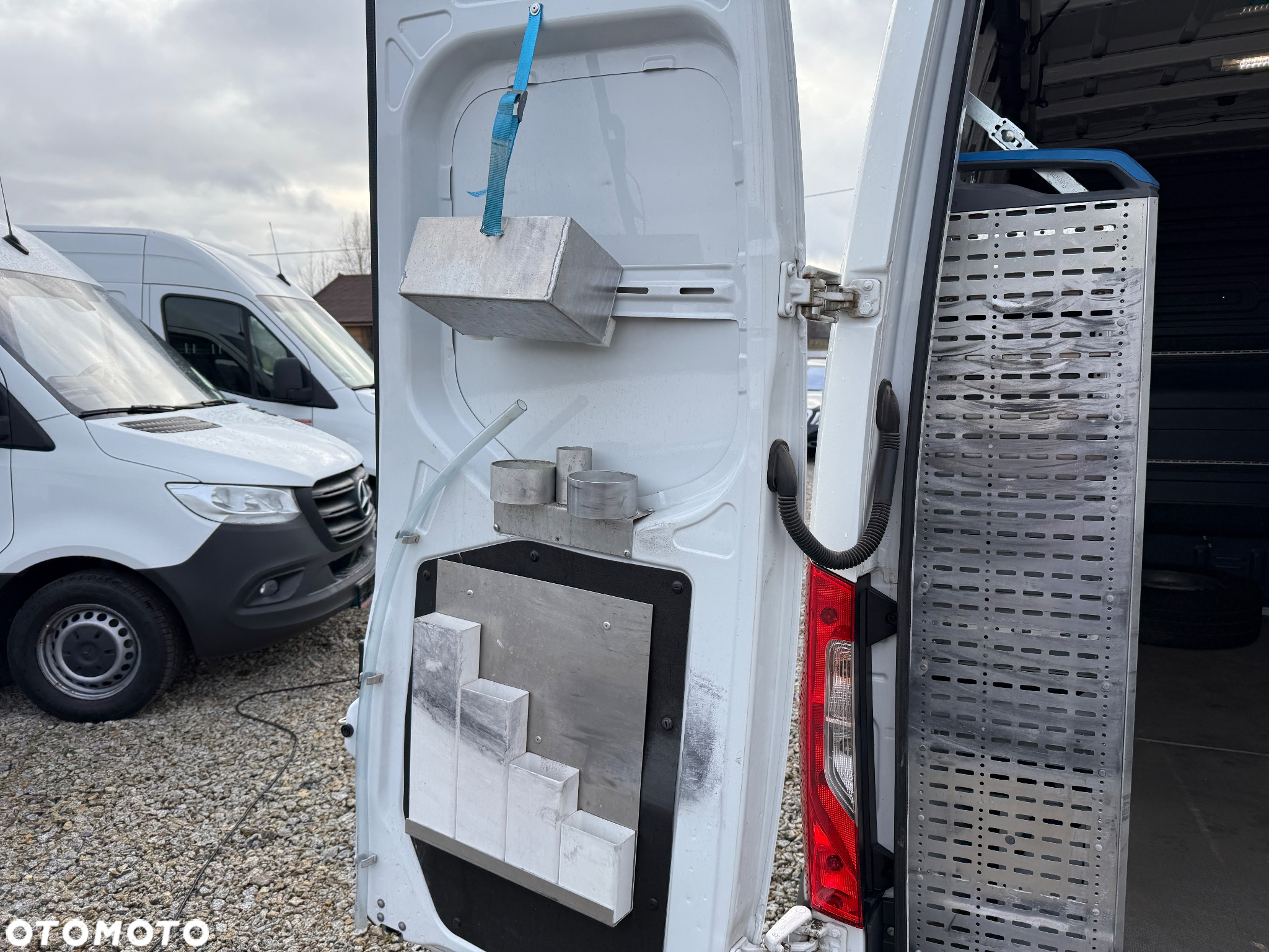 Mercedes-Benz Sprinter 314 CDI /L2H2/WARSZTAT Sortimo/Zasilanie 230V/Navi/Klima/Webasto/Kamera/hak/bdb stan - 10