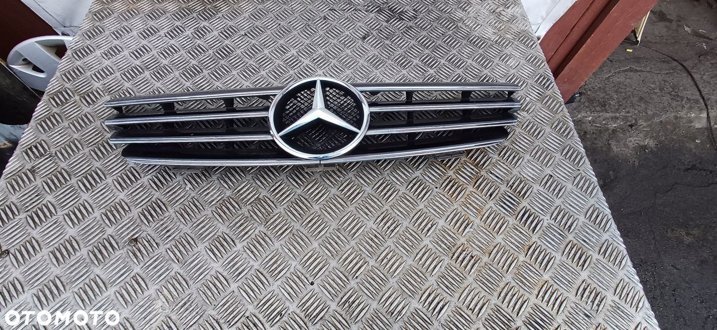 MERCEDES W209 CLK GRILL ATRAPA CHŁODNICY - 2