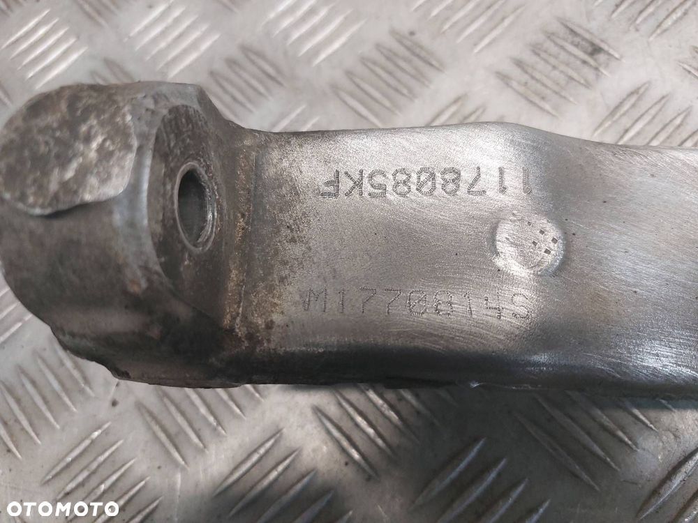 PIASTA ZWROTNICA PRAWY PRZÓD JEEP GRAND CHEROKEE WK 3.0 CRD - 3