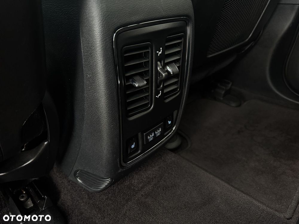 Jeep Grand Cherokee - 33