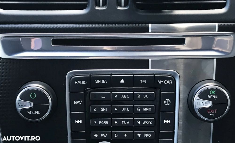 Volvo XC 60 D4AWD R-Design - 27