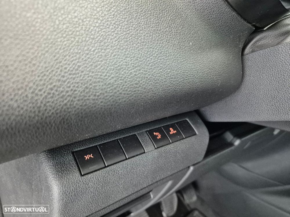 Peugeot 5008 1.6 HDi Executive JLL17 - 11