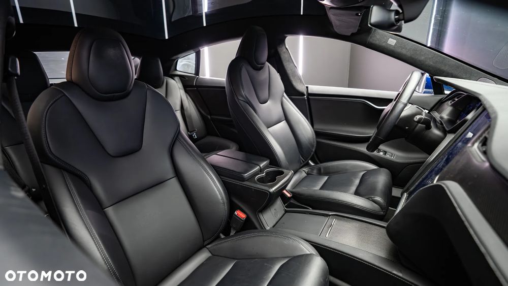 Tesla Model S Performance - 23