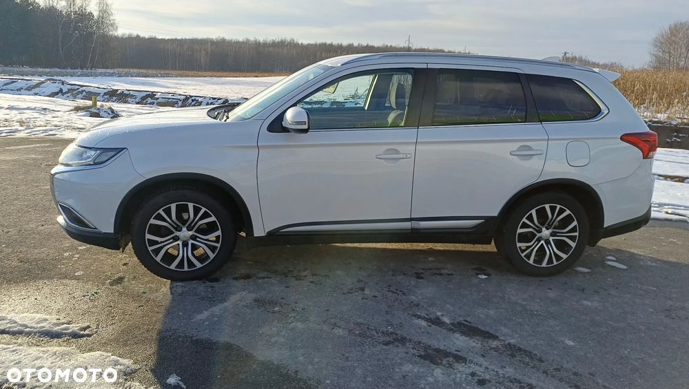 Mitsubishi Outlander - 9