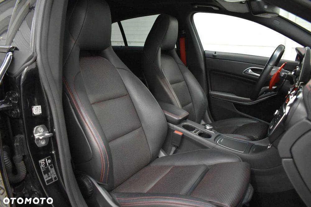 Mercedes-Benz CLA 250 4Matic 7G-DCT Sport - 28