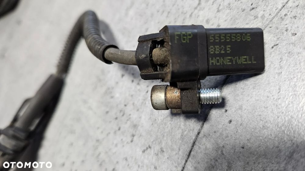 Opel Astra Zafira Insignia Astra J  1.8 16V MPI Z18XER czujnik położenia wału  55555806 - 2