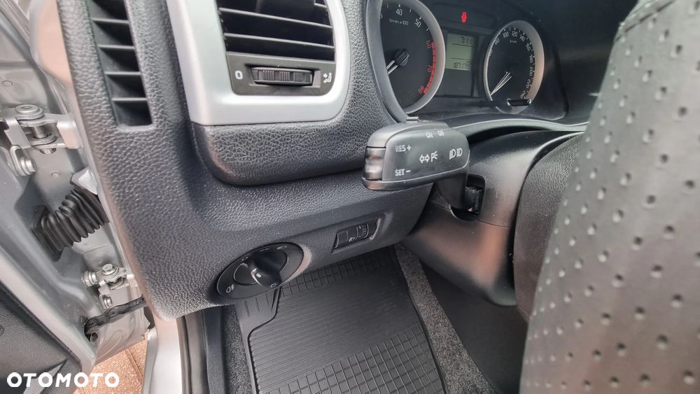 Skoda Fabia 1.6 16V Comfort - 12