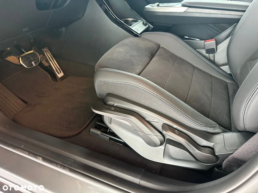 BMW iX2 eDrive20 66.5kWh M Sport Edition - 16