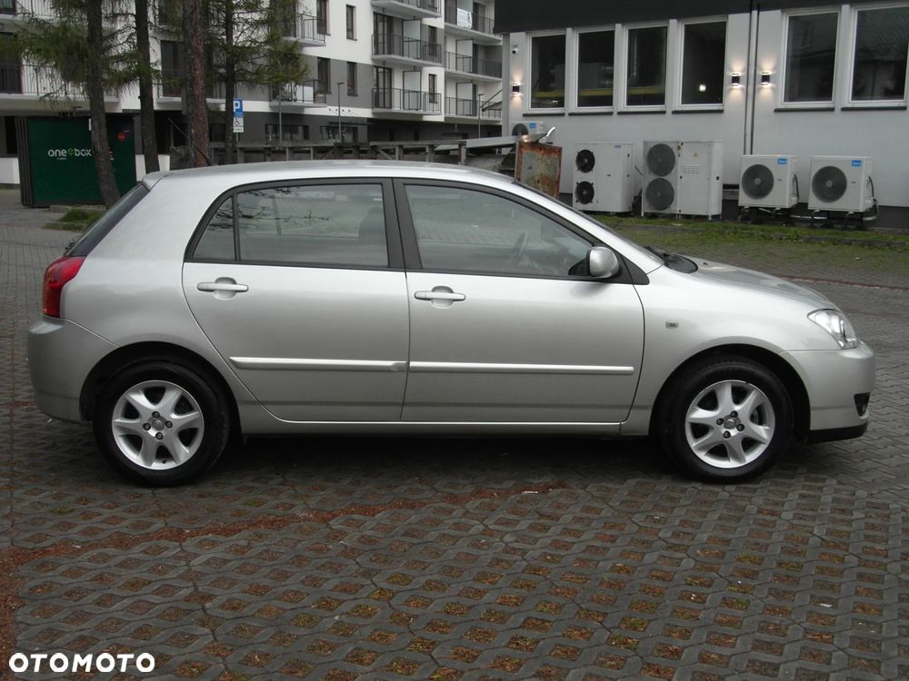 Toyota Corolla 1.6 VVT-i Automatik Edition - 11