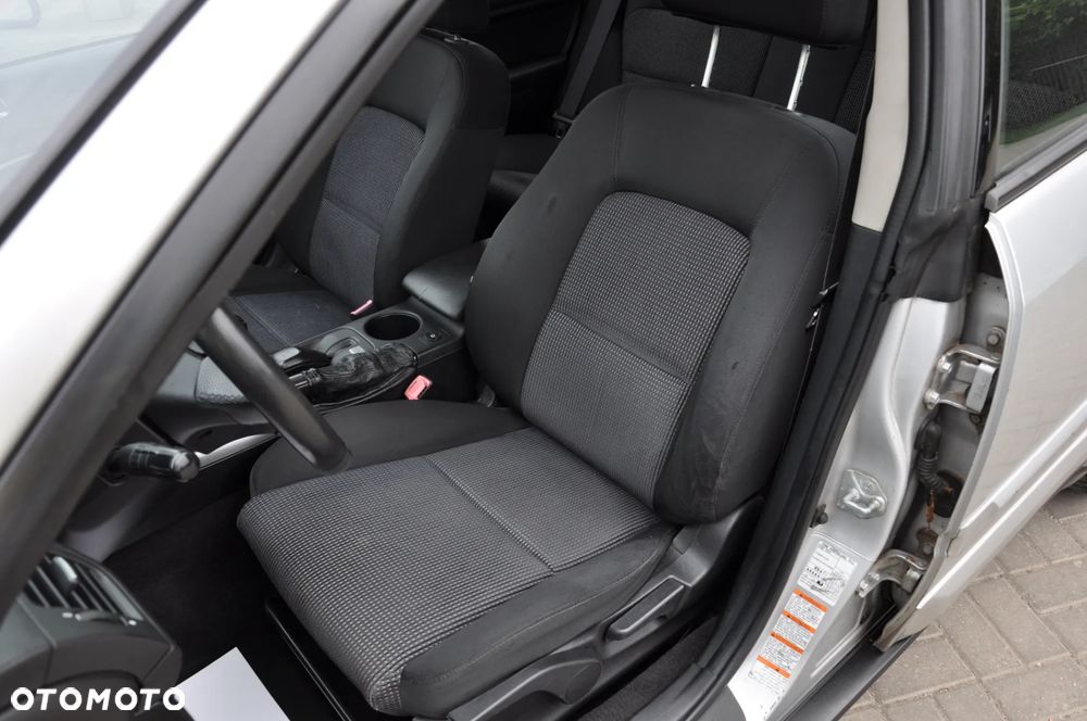 Subaru Outback 2.5i MT - 21