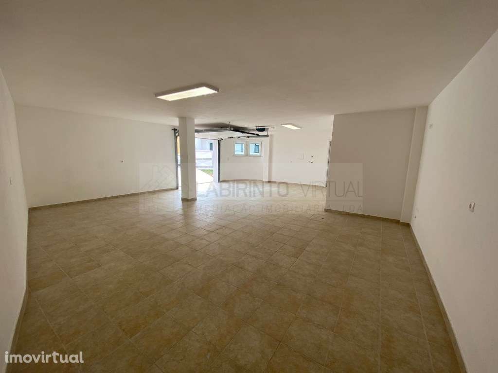 Vende-se excelente Moradia V3+1 na Ericeira, com vista mar. - Grande imagem: 4/29