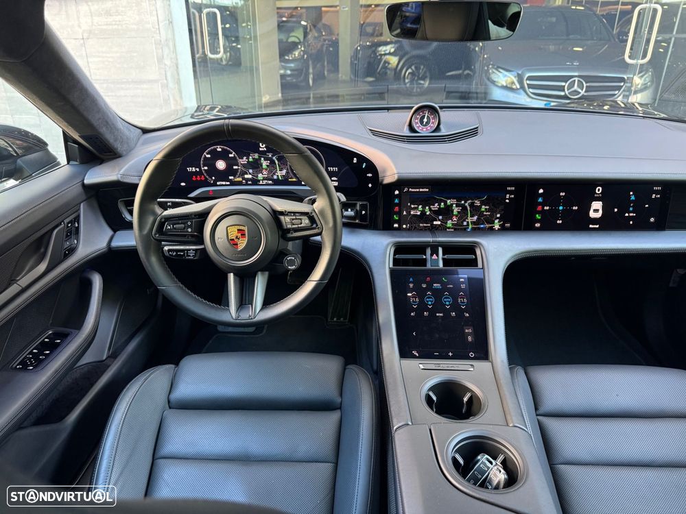 Porsche Taycan Turbo - 10