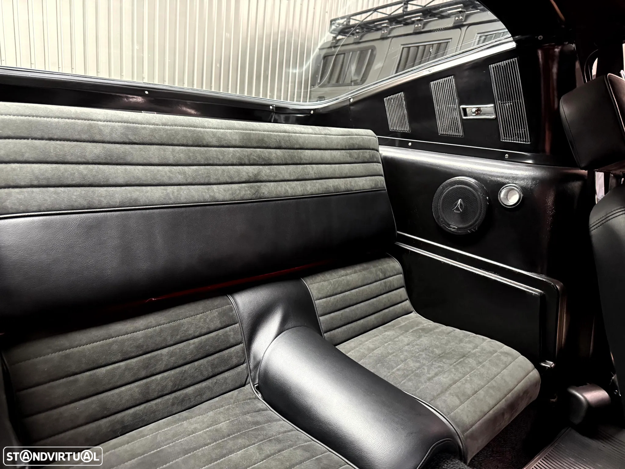 Ford Mustang - 30