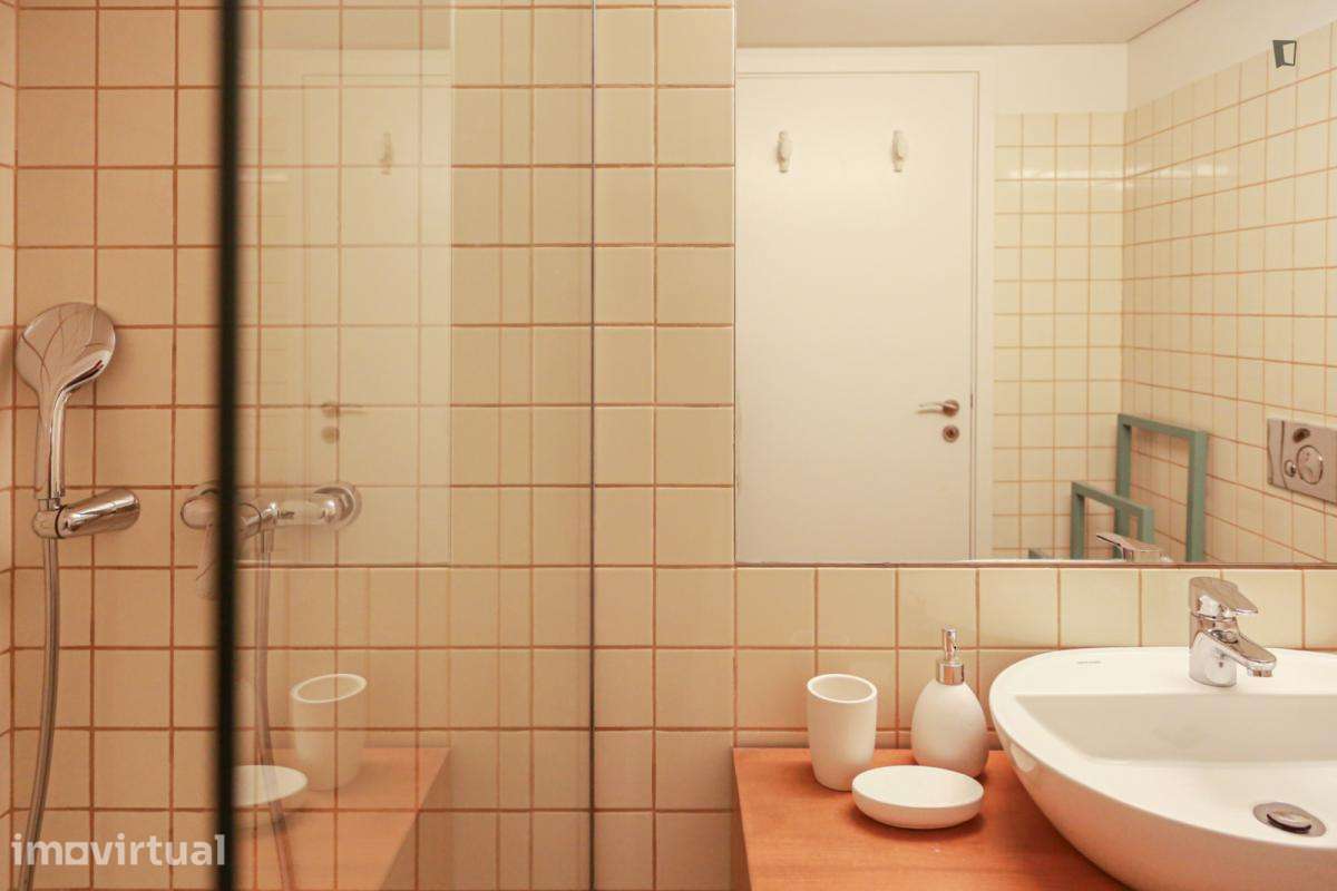 Apartamento com 2 quartos - localizado em Miragaia Porto - Grande imagem: 3/25
