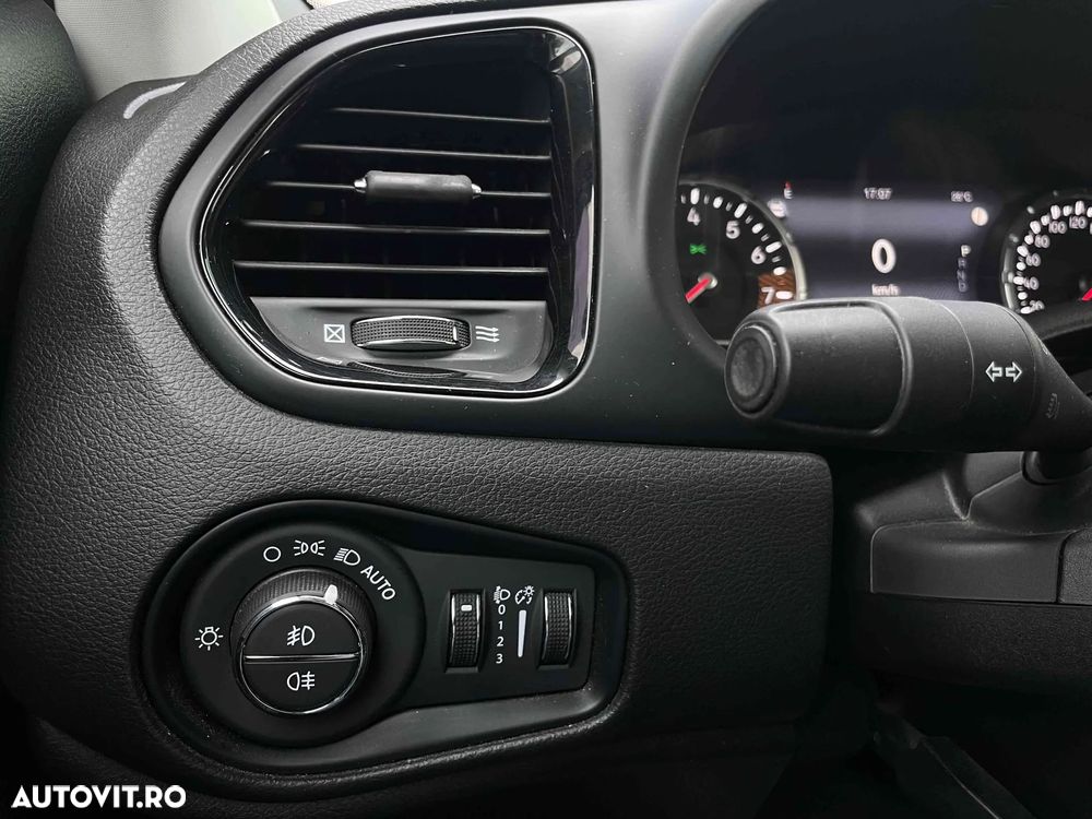 Jeep Renegade - 10