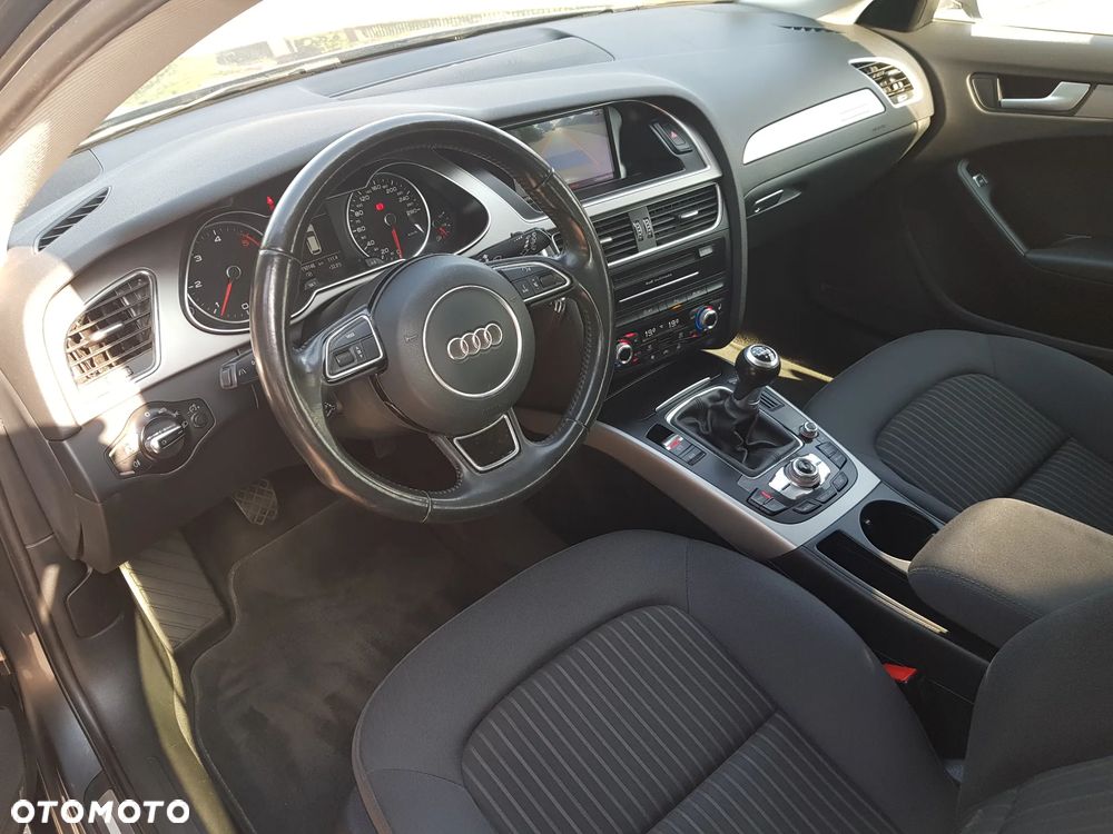 Audi A4 Avant 2.0 TDI DPF quattro Attraction - 16