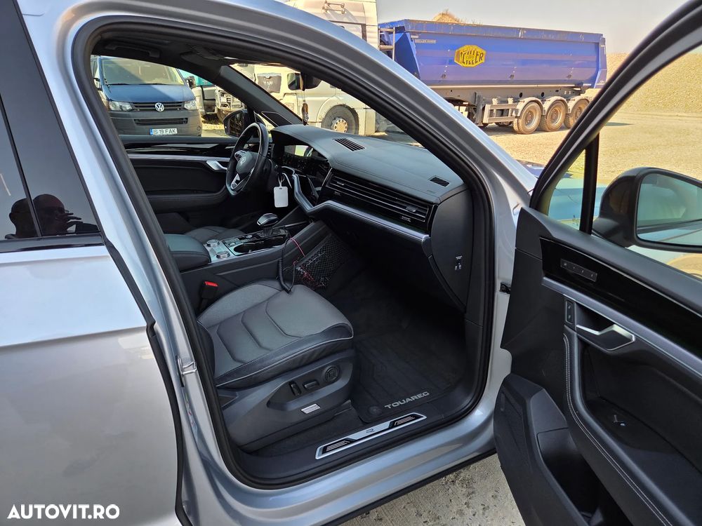 Volkswagen Touareg V6 TDI 4MOTION R-Line - 14