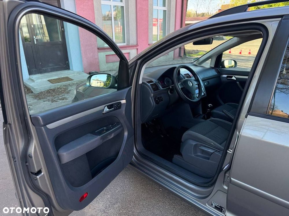 Volkswagen Touran 1.9 TDI Highline - 14