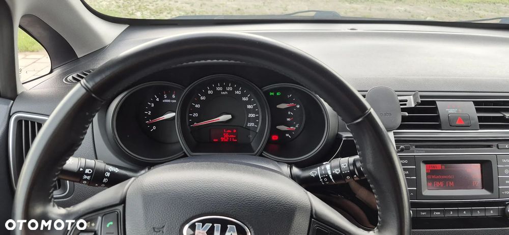 Kia Rio - 9