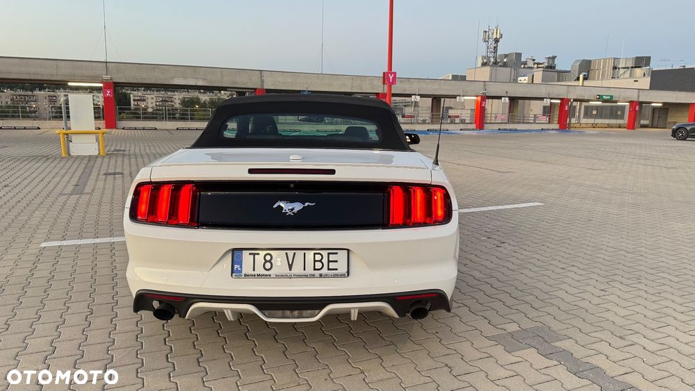 Ford Mustang - 40
