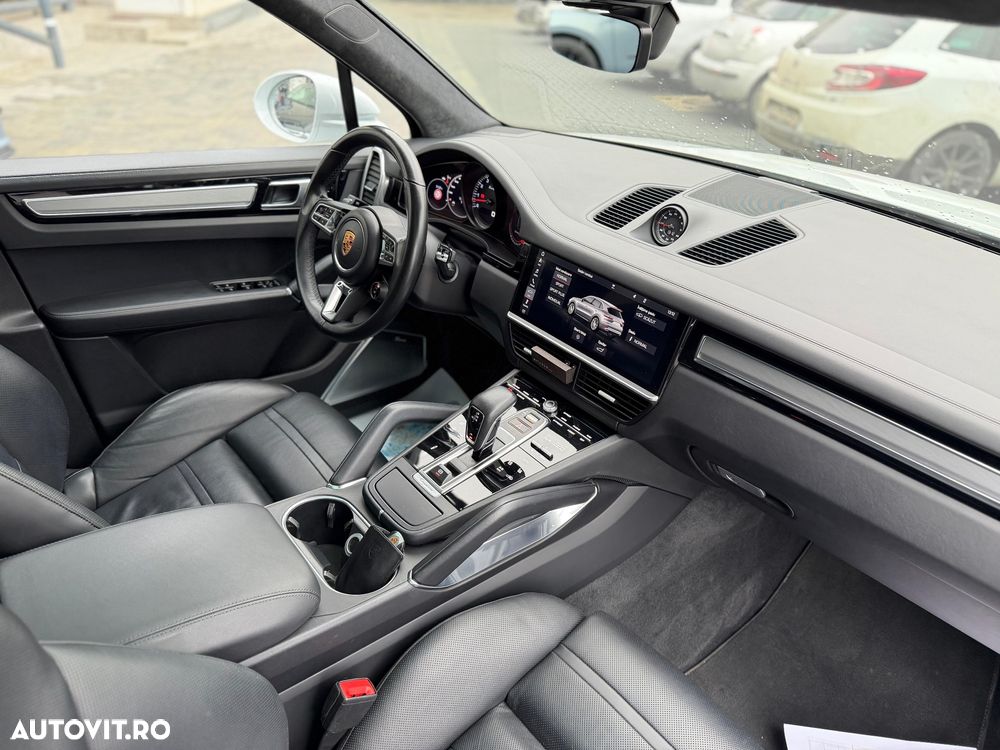 Porsche Cayenne Turbo - 27