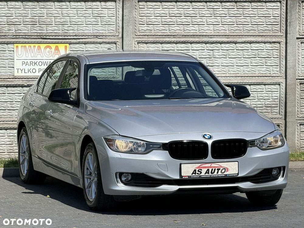 BMW Seria 3 320i Sport Line - 2