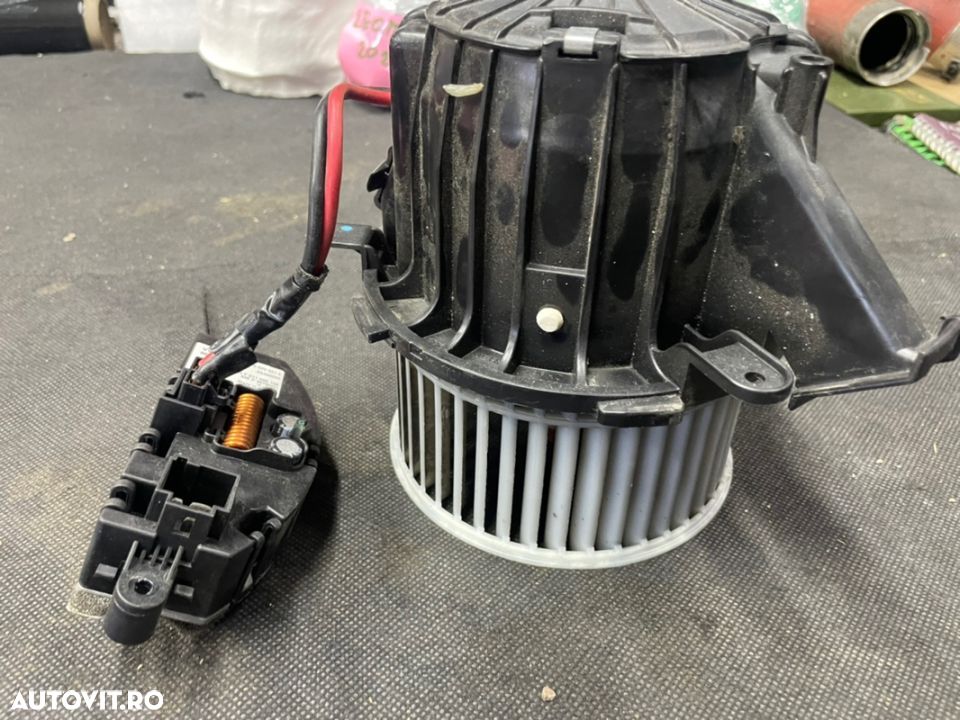 Ventilator,aeroterma habitaclu PORSCHE MACAN an 2012-2016 cu releu cod 8t0820521e - 2