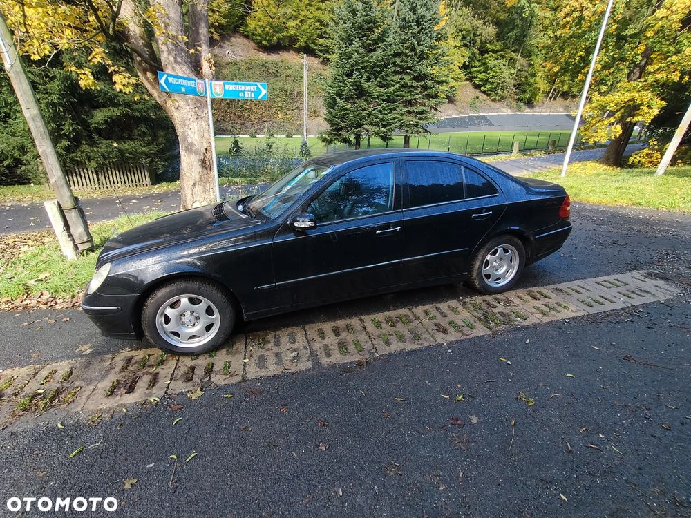 Mercedes-Benz Klasa E 240 T 4Matic Avantgarde - 11