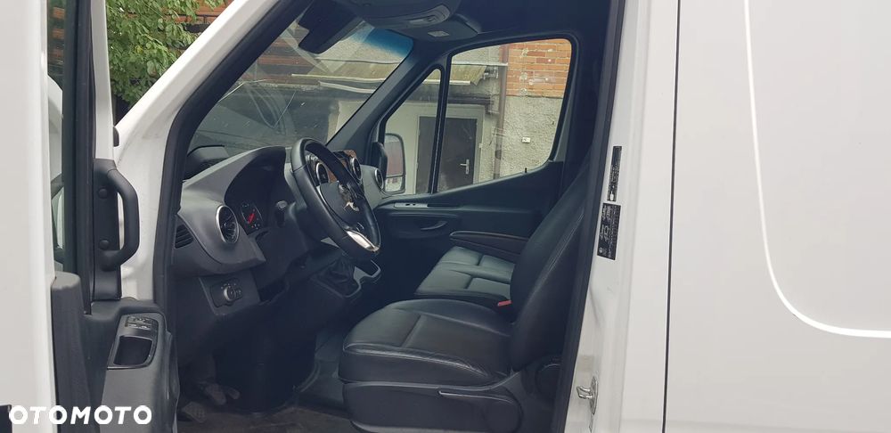 Mercedes-Benz Sprinter - 27