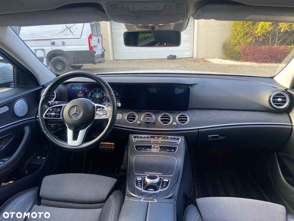 Mercedes-Benz Klasa E 220 d 4Matic 9G-TRONIC - 13