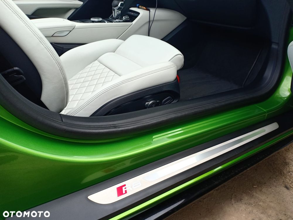 Audi R8 Spyder V10 RWD Performance - 12