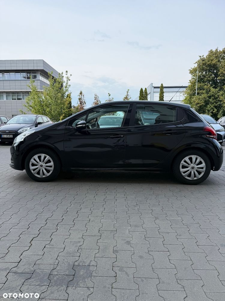 Peugeot 208 - 5