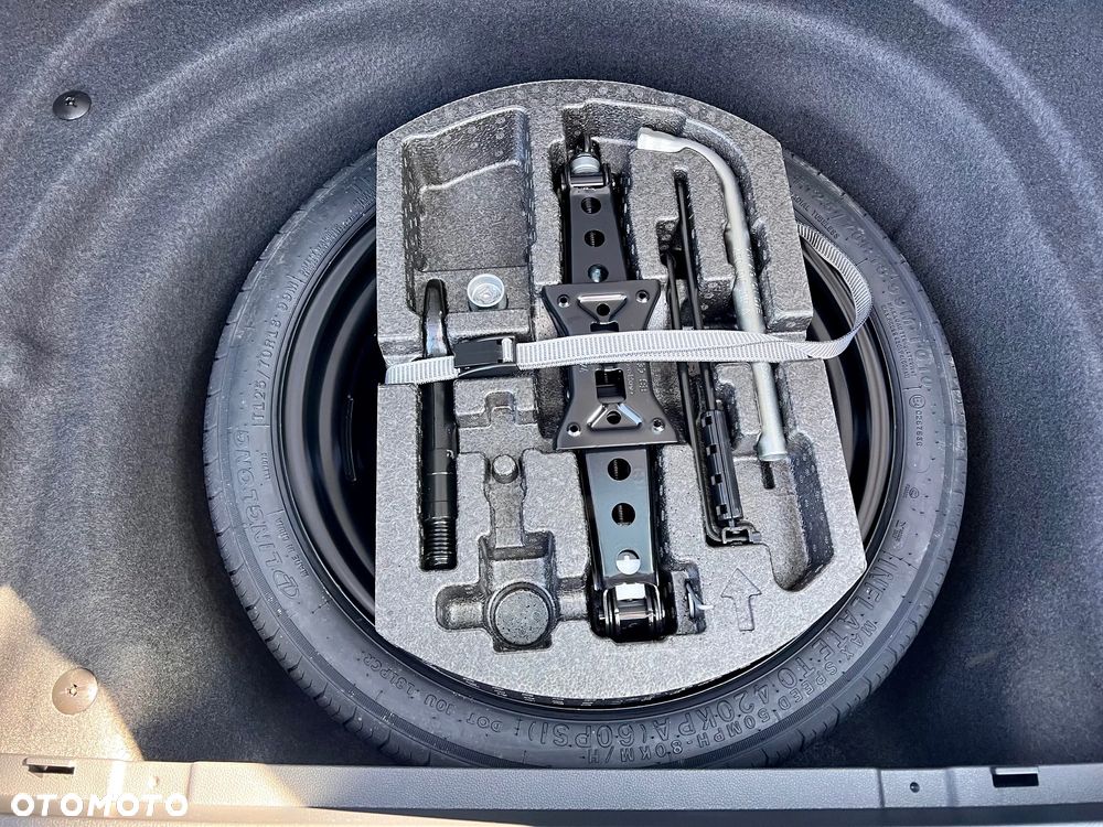 Volkswagen Passat - 13